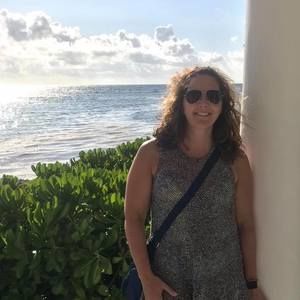 Meet your Posher, Alyson